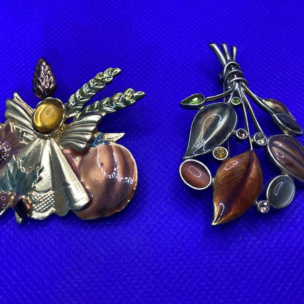 Chic Multicolor Brooch Set - Picture 2 of 4